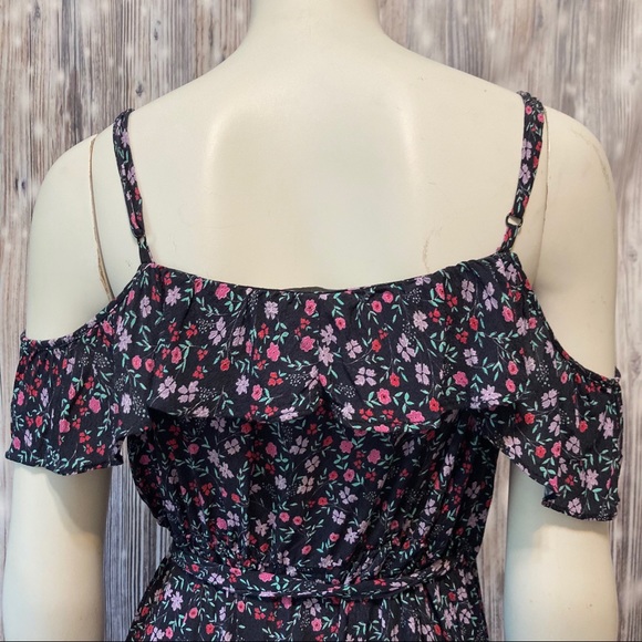 Lovers & Friends Wrap Top - Picture 9 of 12